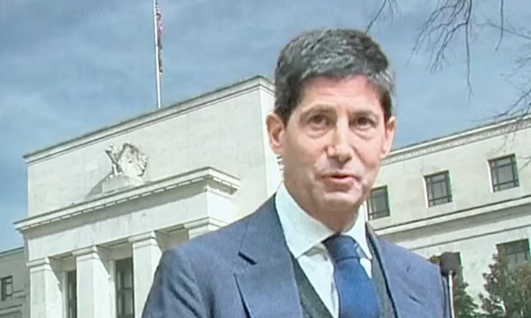 트럼프의 '매파' 승부수, 금빛 기대감 꺾인 개미들 '날벼락'