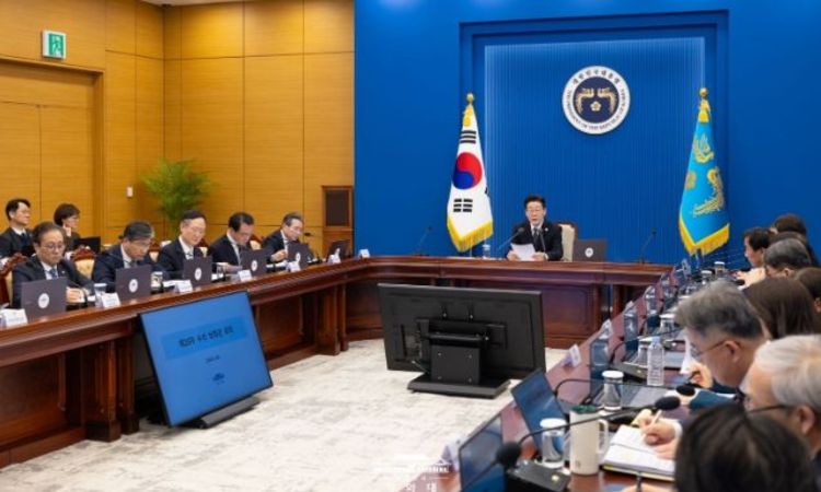 이재명 대통령 "자본시장, 정상화의 길 가고 있어…제도 개혁 뒷받침"